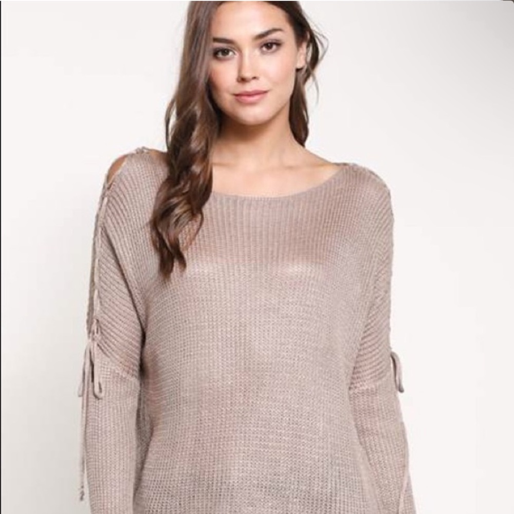 ⭐️NEW⭐️Lace Up Boat Neck Long Sleeve Top